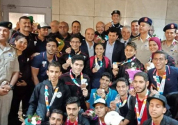 وزير الشباب والرياضة يستقبل أبطال مصر المشاركين بأولمبياد بالارجنتين في مطار القاهرة